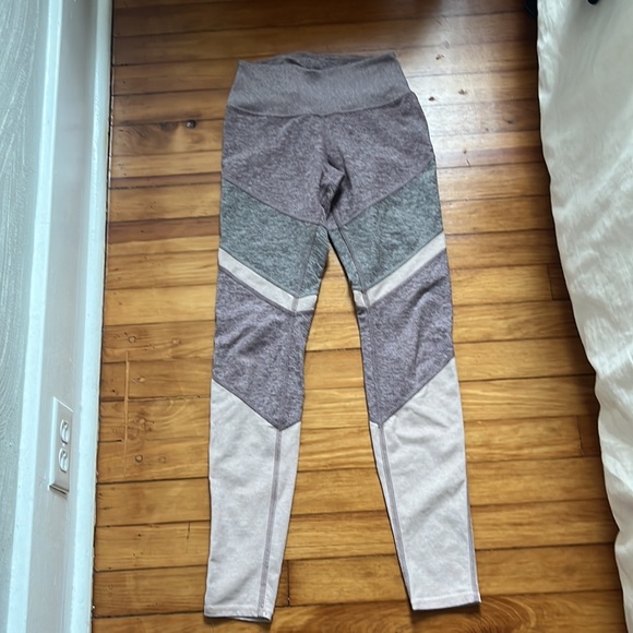 High Waist alosoft sheila ALO yoga pants - heathered grey/purple/pink color - Picture 2 of 3